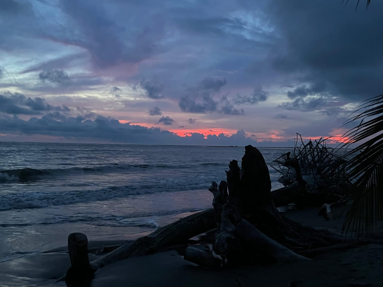 Sonnenuntergang am Rio Terraba