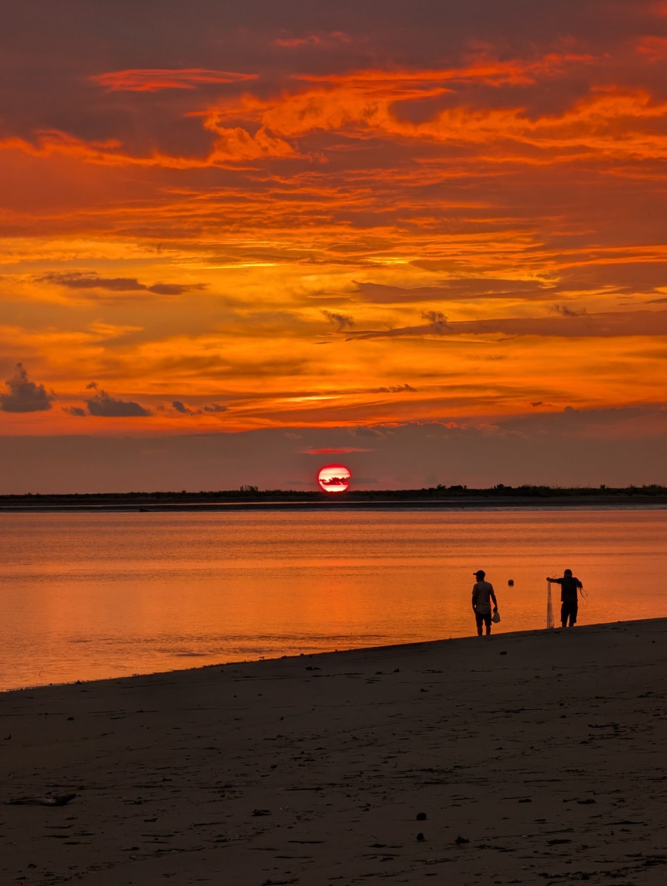 Sonnenuntergang am Rio Terraba